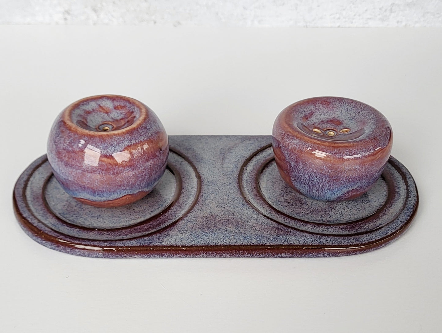 Salt/Pepper Shaker 002